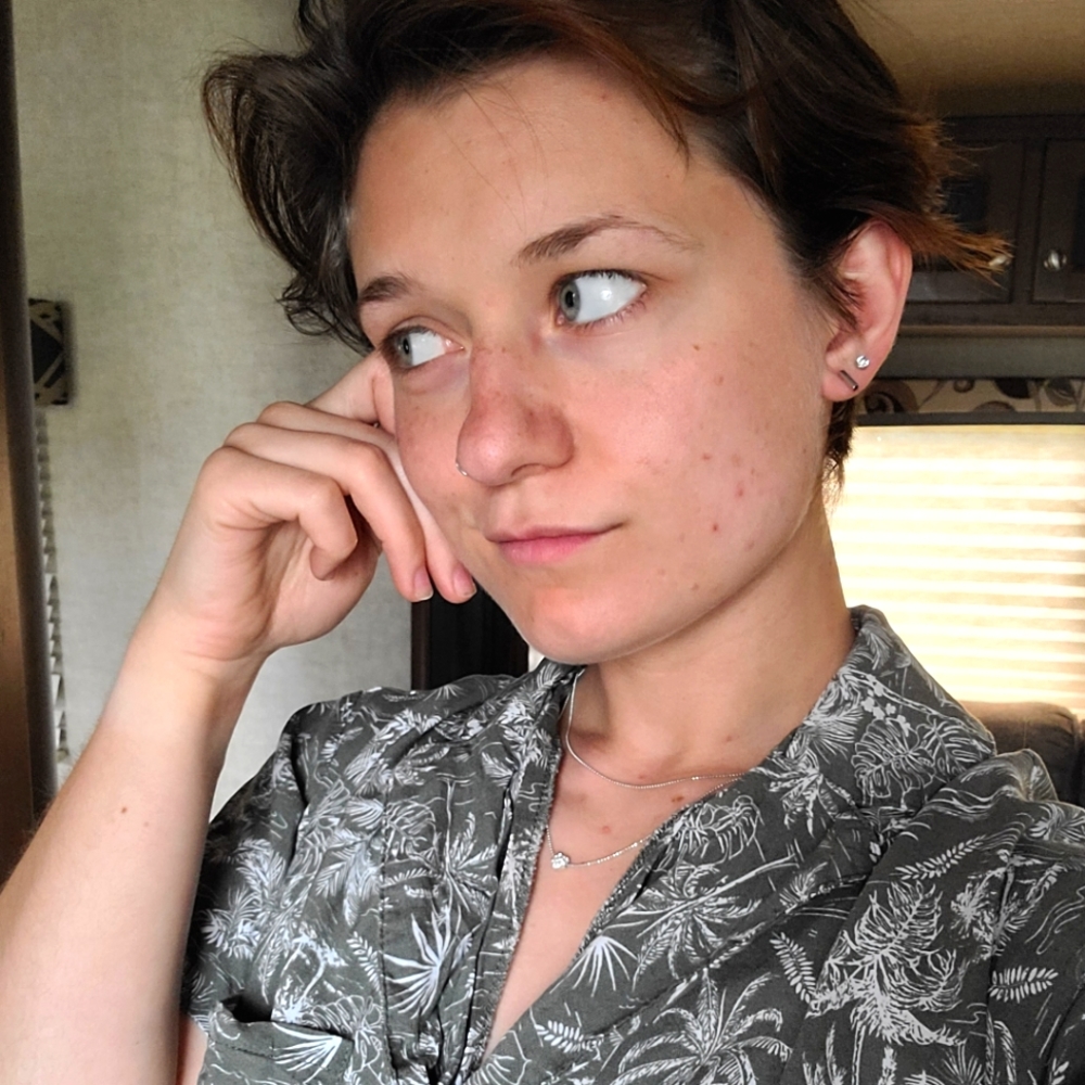 Meet your Posher, Olivia